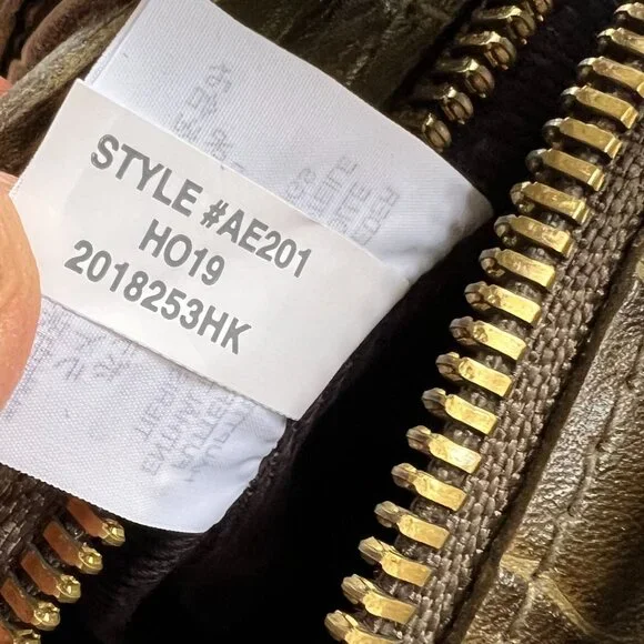 Madewell The Simple Circle Crossbody Croc Embossed Leather Edition in Asparagus - Picture 10 of 10